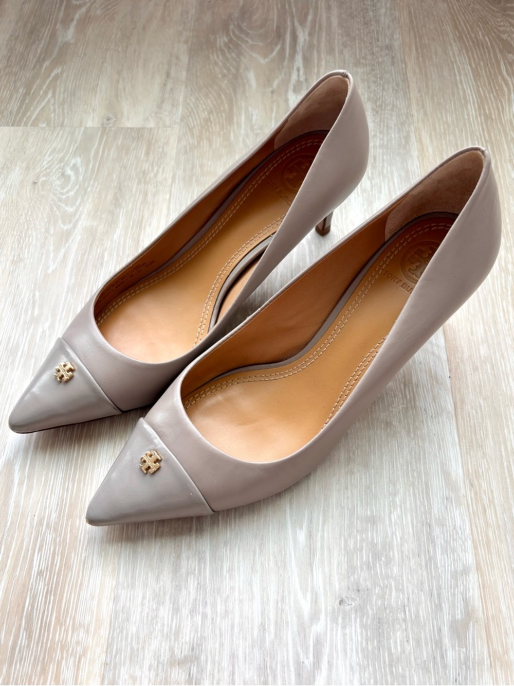 Tory Burch Fairfold 65MM Pointed Toe Pumps in Dust Storm - Size 6.5